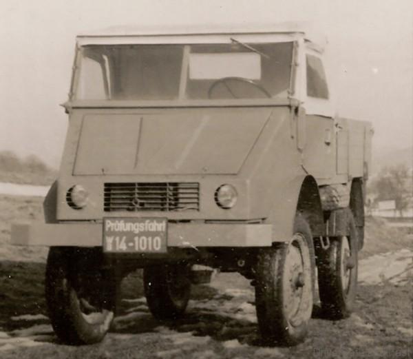 Erster fahrfertiger Prototyp im Dezember 1946 mit Dieselmotor (OM 636) und Lkw-Bereifung. ; The first driveable prototype in December 1946 with a Diesel engine (OM 636) and truck tyres.;