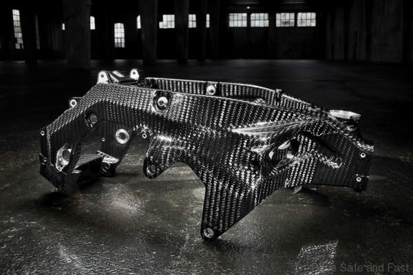 p90242024_highres_bmw-hp4-race-advance