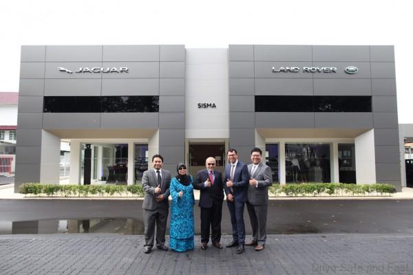 l-r-syed-iskandar-datuk-aishah-tuan-syed-hussain-syed-khalil-dato-sri-tan