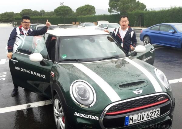 thumbs-up-for-the-bmw-motorsport-driving-experience_2