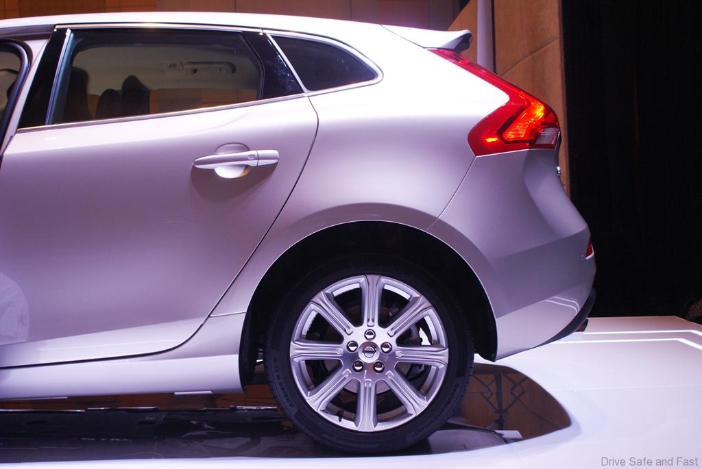 Volvo V40 Facelift Arrives In Malaysia Now with Thor’s Hammer
