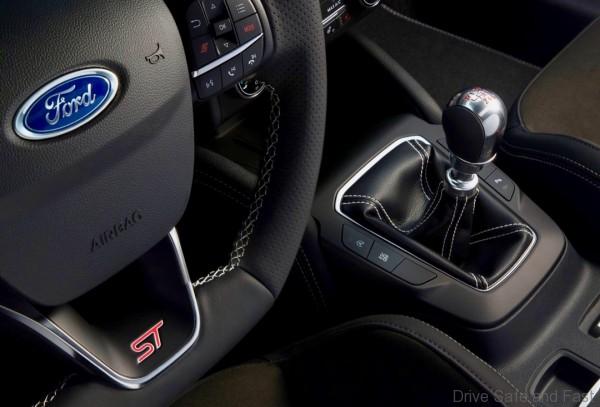 Ford Focus ST Steering and Gear knob