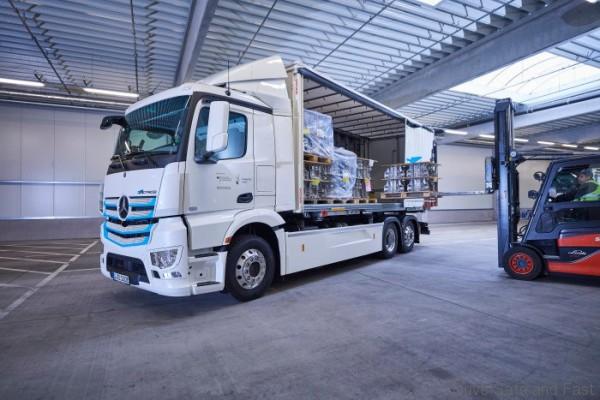 Mercedes-Benz eActros electric truck 2