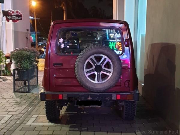 Suzuki Jimny 1300 Sierra SJ30 Rear