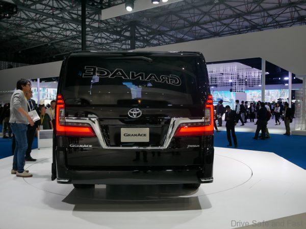 Toyota Granace Rear
