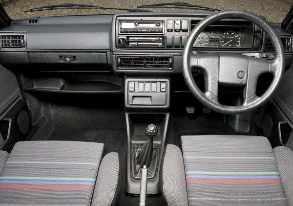 Volkswagen Golf Mk2 1983 GTI cabin