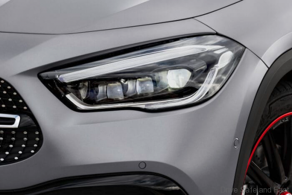 Mercedes-Benz GLA Headlights