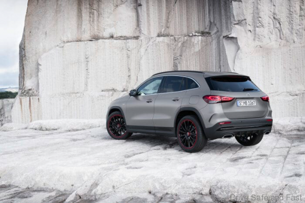 Mercedes-Benz GLA Rear