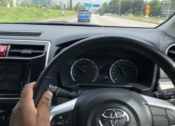 Toyota Rush 2019 vs Perodua Aruz 2019