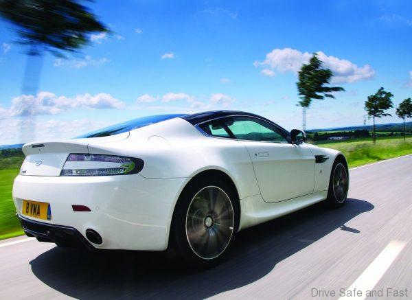 Aston Martin Vantage 2011