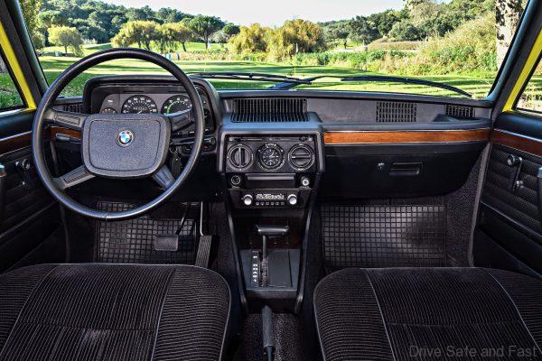 BMW E12 528 cabin