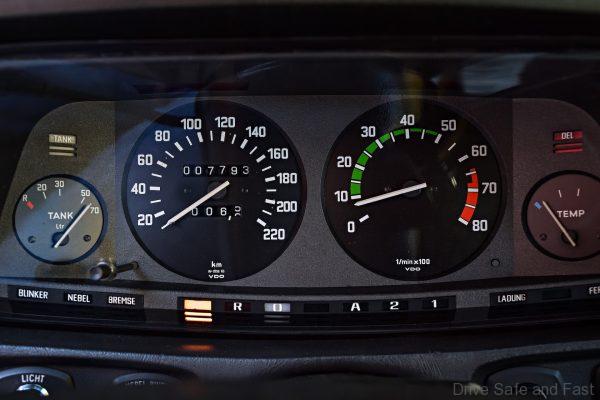 BMW E12 528 meter cluster