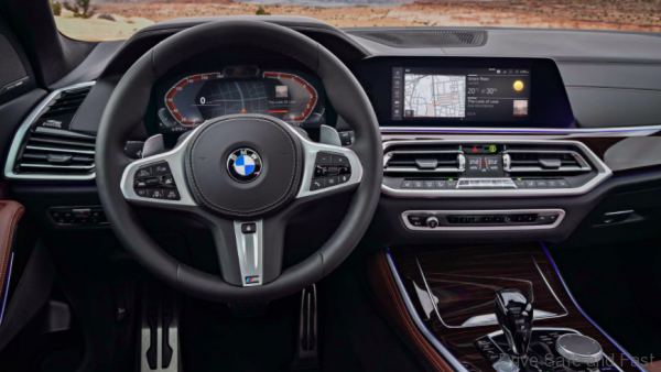 BMW Operating System 7 cockpit