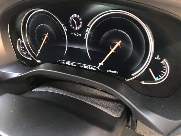 BMW X4 xDrive30i M Sport instruments