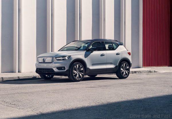 Volvo XC40 Recharge BEV white