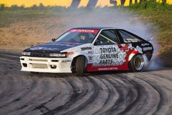 Toyota AE86 Levin drift car in action