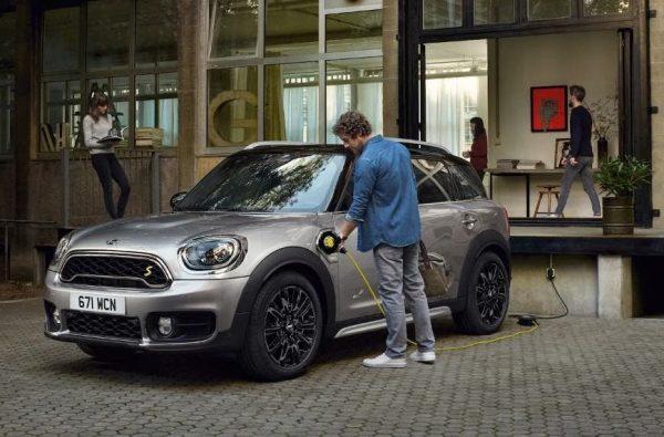 Mini Countryman plug-in hybrid charging