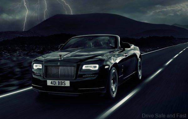 Rolls-Royce Black Badge moving