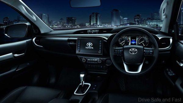 Toyota Hilux 2021_dashboard