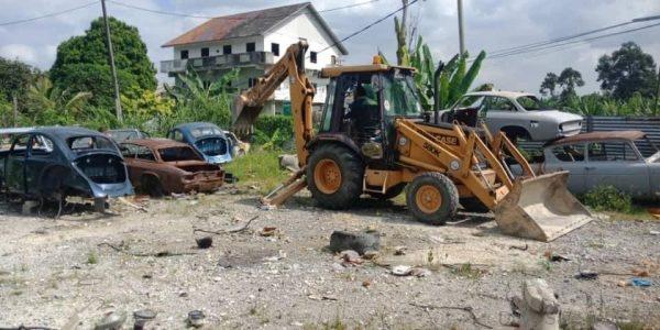 Classic car garage closes