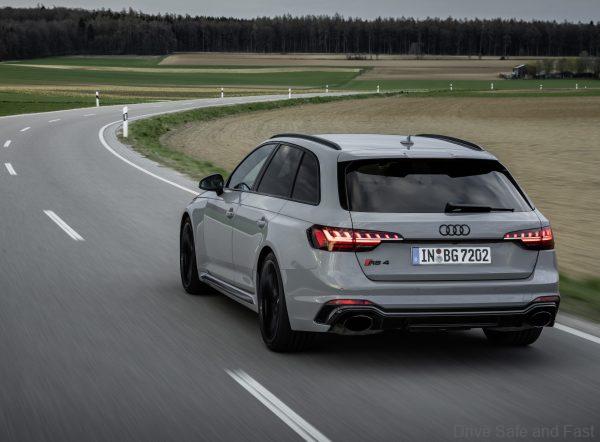 Audi RS4 Avant Dynamic photo Colour: Nardo gray_rear