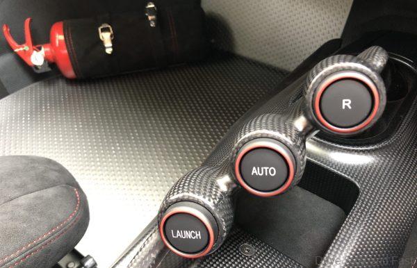 Ferrari 488 Pista Piloti Test Drive_gear selector