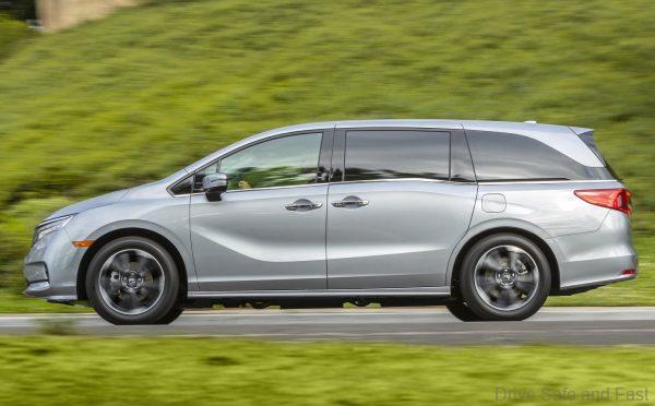 2020 Honda Odyssey Facelift Launched_side profile