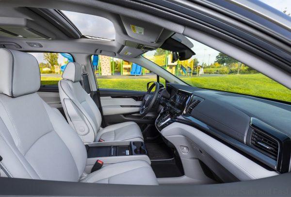 2020 Honda Odyssey Facelift Launched_front seats