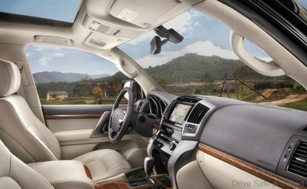 Toyota Land Cruiser Prado 2021 cabin