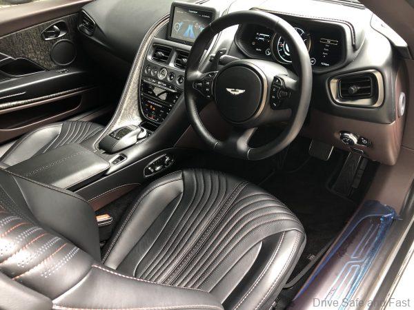 Aston Martin DB11_V8_cockpit