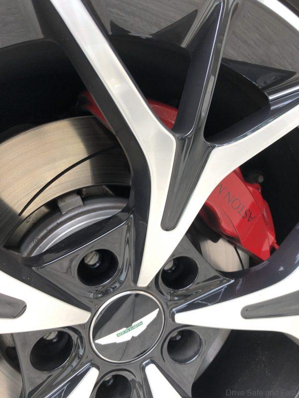 Aston Martin DB11_V8_brakes