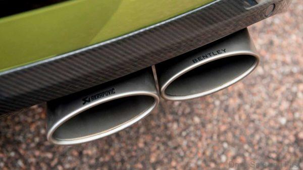 Bentley Bentayga Akrapovič exhausts 
