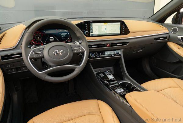 2020 Hyundai Sonata Wins Wards UV Award