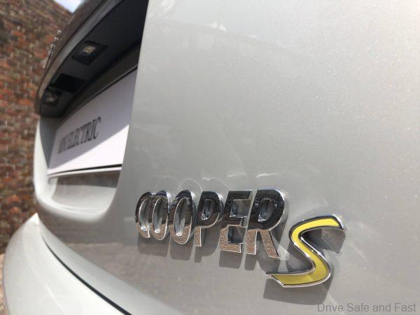 MINI Cooper SE badge