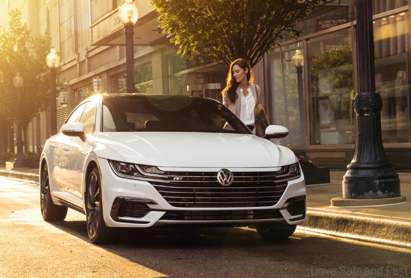Volkswagen Arteon R-Line_2020_studio