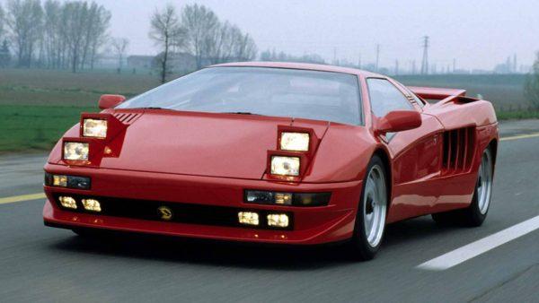 Cizeta V16T on the highway