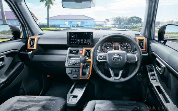 Daihatsu Taft Crossover_front dashboard