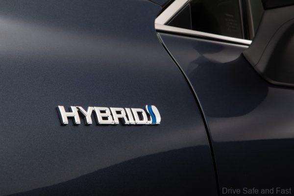 Toyota Venza_hybrid badge