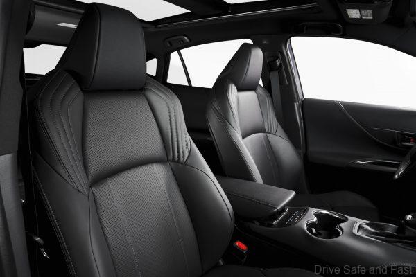 Toyota Venza_front seats