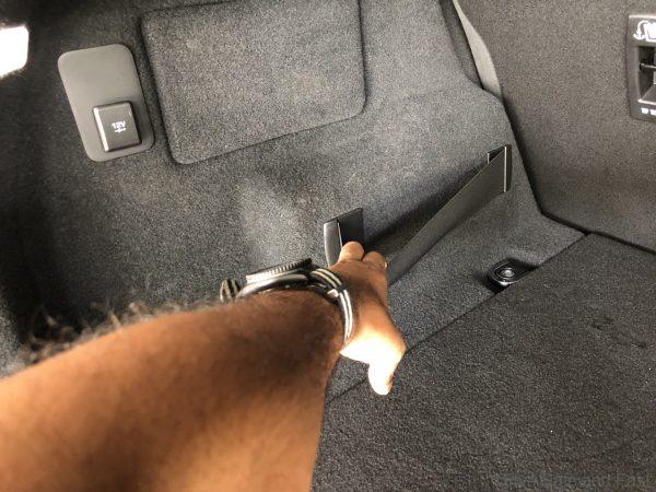 Range Rover Evoque P250 R-Dynamic_luggage strap