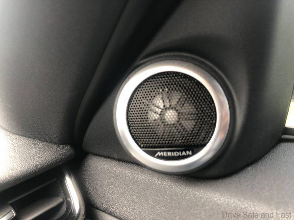 Range Rover Evoque P250 R-Dynamic_meridian sound system