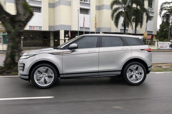 Range Rover Evoque P250 R-Dynamic_side view