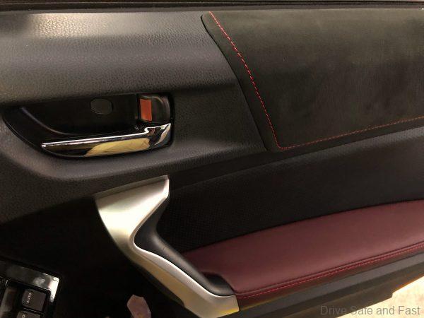 Subaru BRZ STi 2018_alcantara