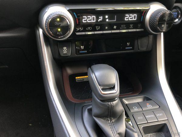 Toyota RAV4_gear shift