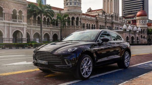 ASTON MARTIN DBX_beauty shot