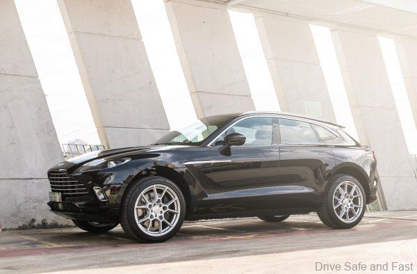 ASTON MARTIN DBX_2021