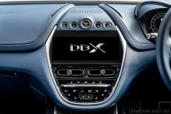 ASTON MARTIN DBX infotainment