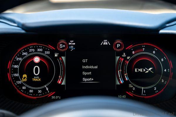 ASTON MARTIN DBX_instrument cluster