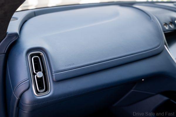 ASTON MARTIN DBX_glove box
