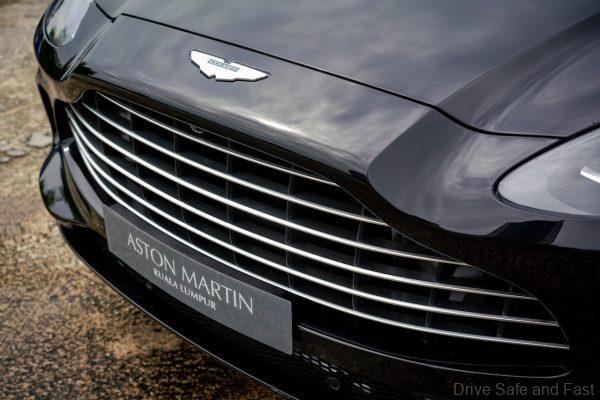 ASTON MARTIN DBX front nose